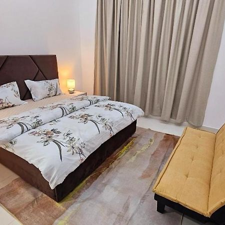 Elegant Villa Rooms In Dubai Near Airport Kültér fotó