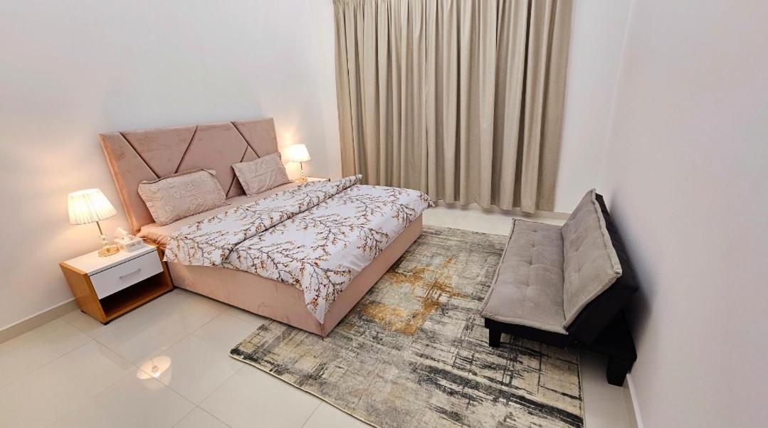 Elegant Villa Rooms In Dubai Near Airport Kültér fotó